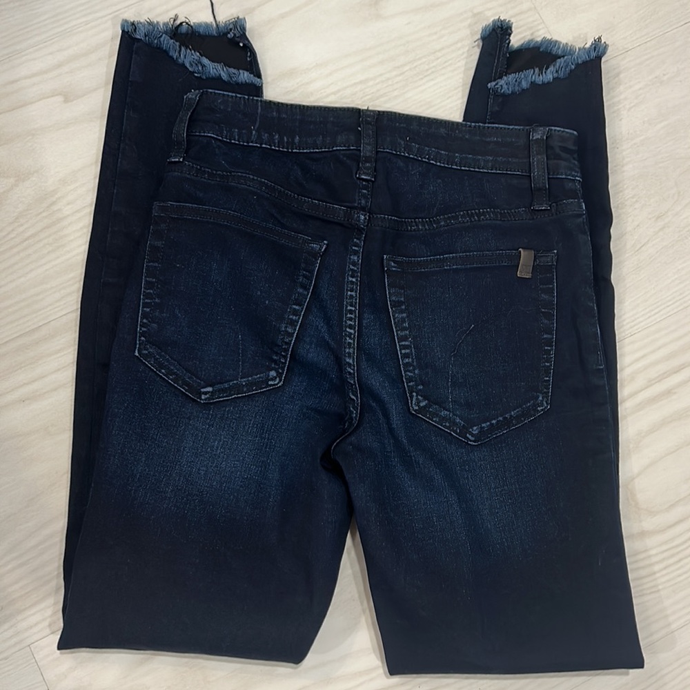 Joe’s Super soft stretchy Jeans. Size 25. - Picture 5 of 5